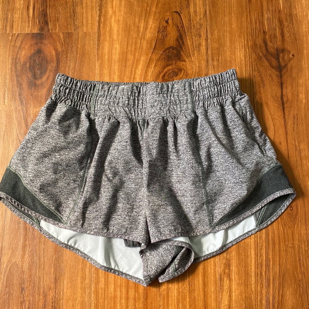 Lululemon Hotty Hot 2.5 inch inseam shorts